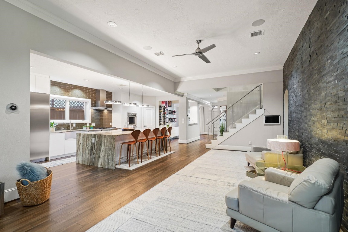 14855 Perthshire Road Houston, TX 77079 - Photo 13 of 40