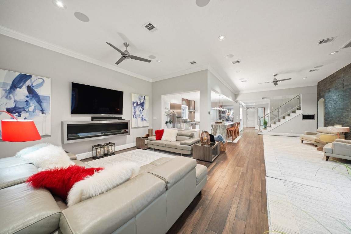 14855 Perthshire Road Houston, TX 77079 - Photo 19 of 40