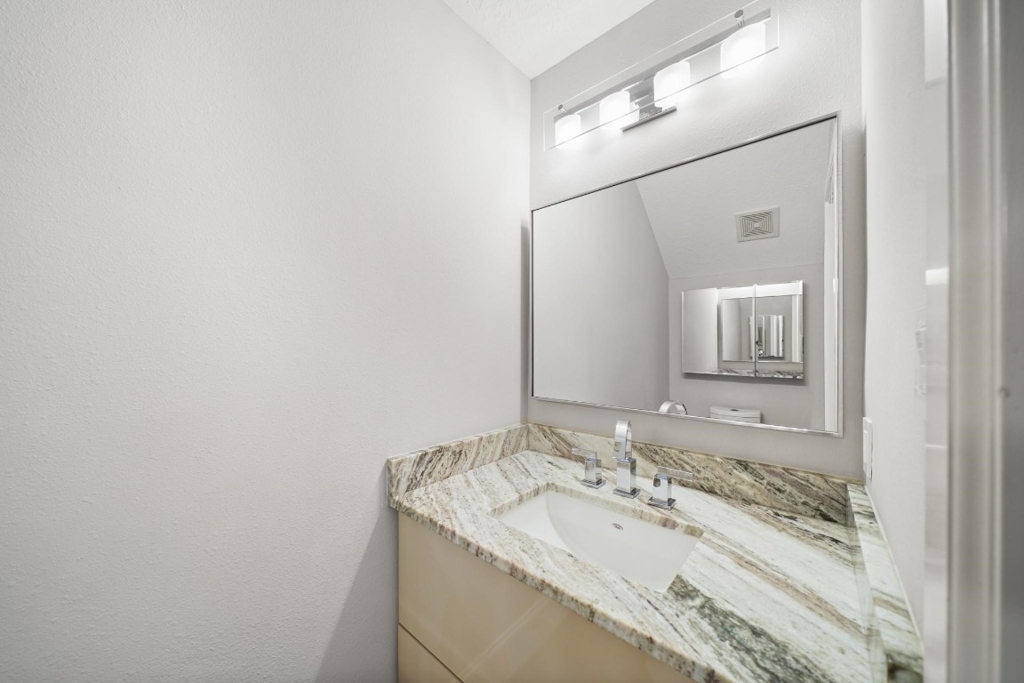 14855 Perthshire Road Houston, TX 77079 - Photo 20 of 40
