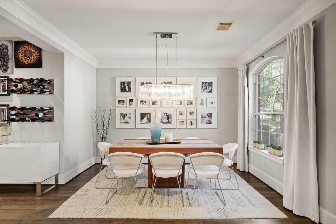 14855 Perthshire Road Houston, TX 77079 - Photo 4 of 40