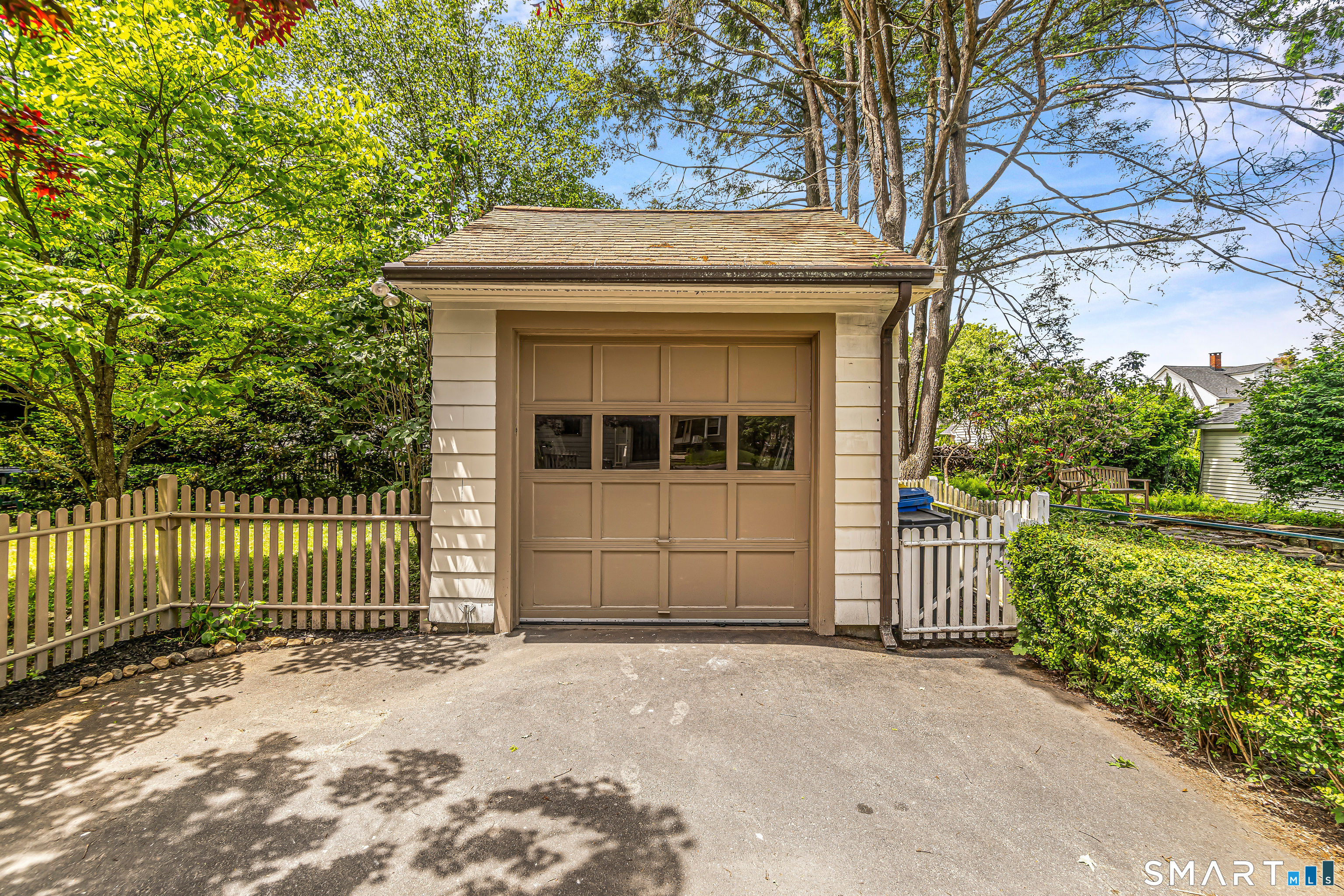 88 Coniston Avenue Waterbury, CT 06708 - Photo 34 of 39
