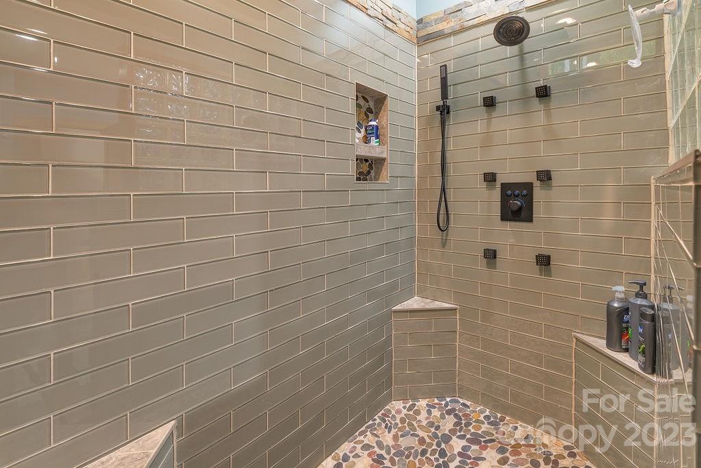 121 Grouse Point Road Hot Springs, NC 28743 - Photo 13 of 48 Gallery Image 13