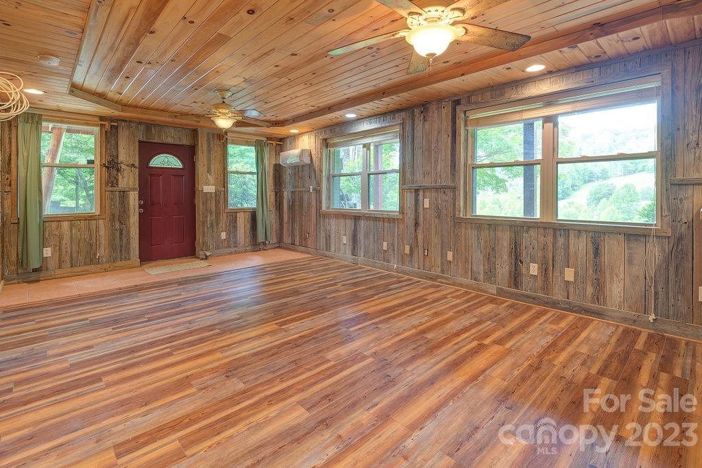 121 Grouse Point Road Hot Springs, NC 28743 - Photo 23 of 48 Gallery Image 23