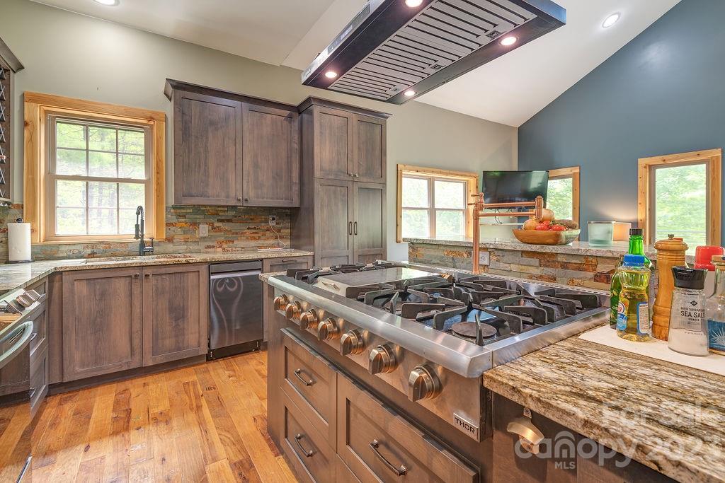 121 Grouse Point Road Hot Springs, NC 28743 - Photo 9 of 48 Gallery Image 9
