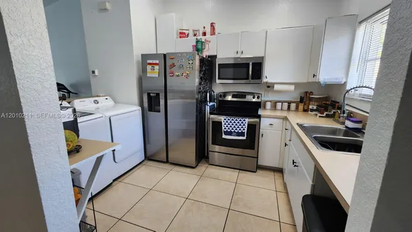 $2,100 | 3926 Southwest 48th Avenue, Pembroke Park, FL 33023