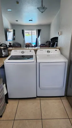 $2,100 | 3926 Southwest 48th Avenue, Pembroke Park, FL 33023