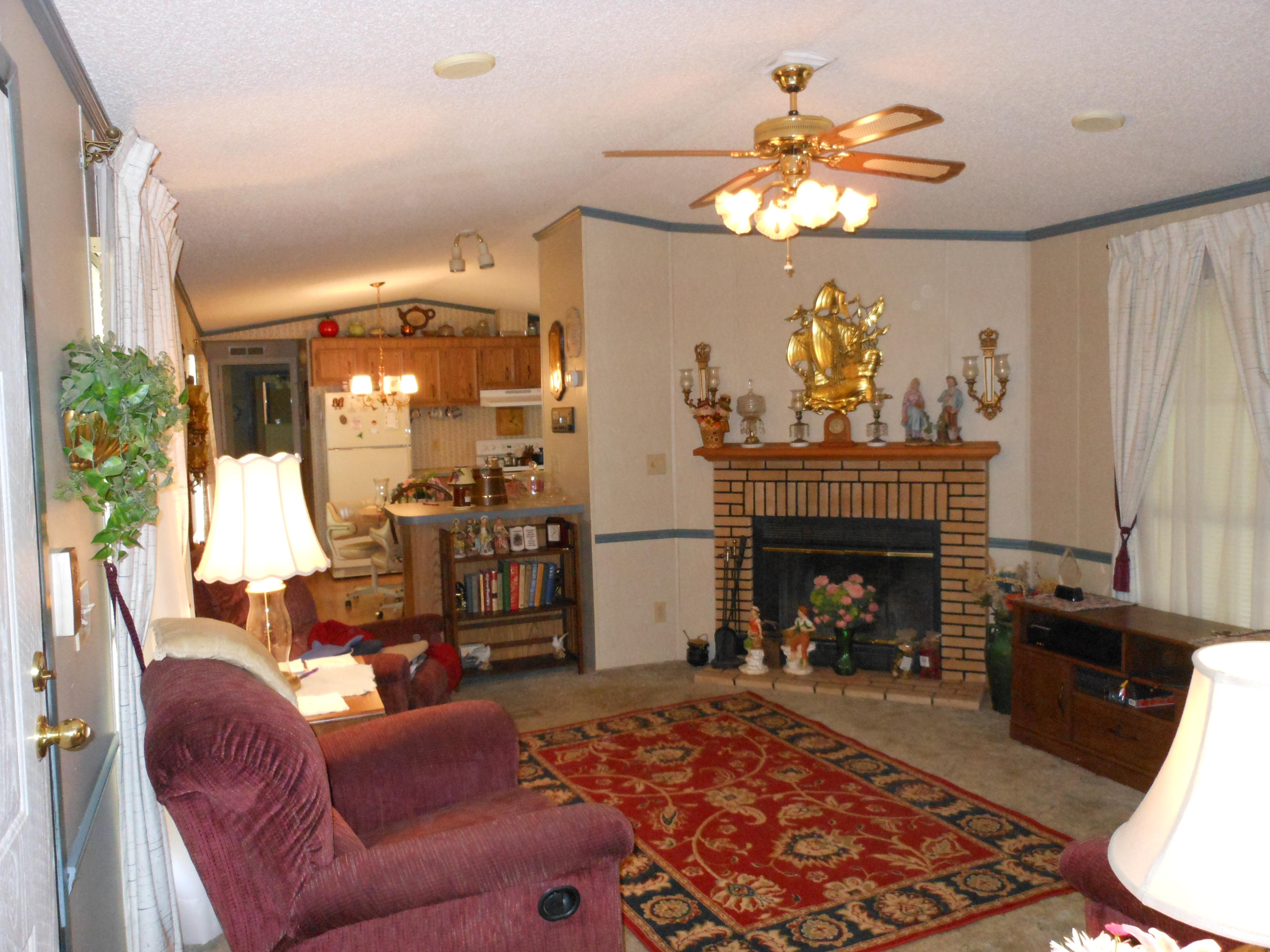 2049 Hutchens Road Montvale, VA 24122 - Photo 2 of 18 Family Room