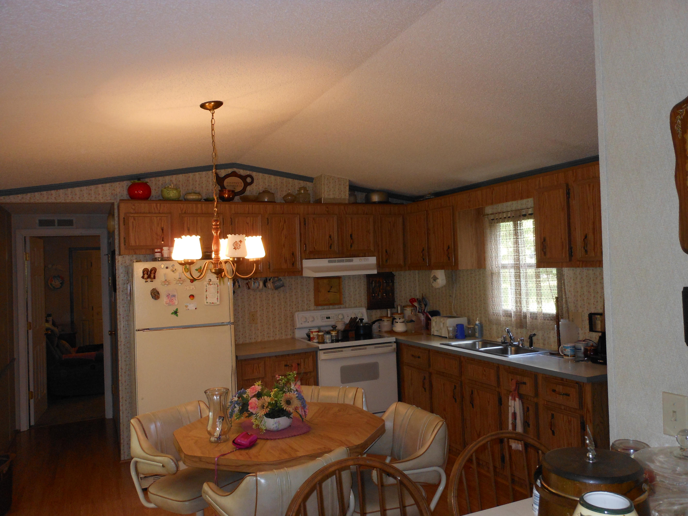2049 Hutchens Road Montvale, VA 24122 - Photo 4 of 18 Eat-in Kitchen