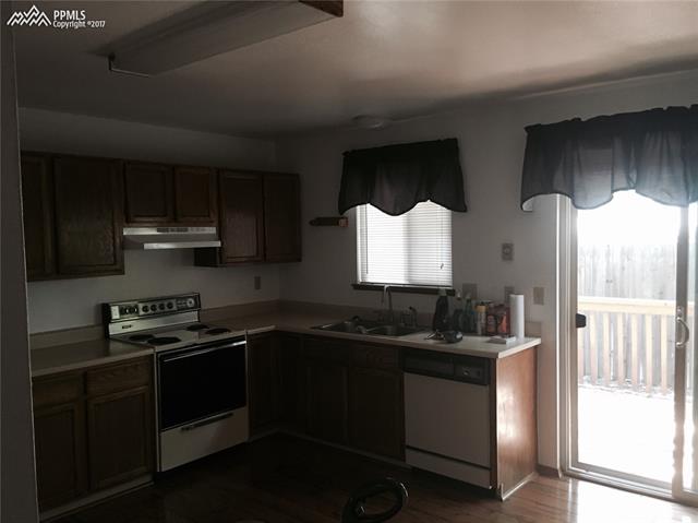 733 Alexander Road, Unit D Colorado Springs, CO 80909 - Photo 10 of 25 Gallery Image 10