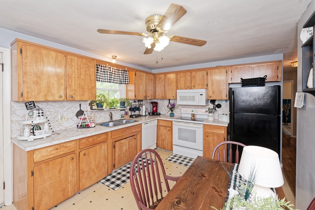 7 Rollinson Road Worcester, MA 01606 - Photo 12 of 33 Gallery Image 12