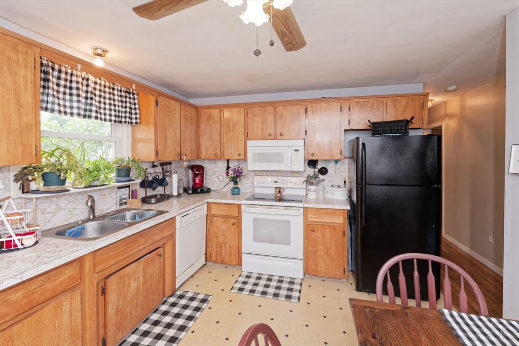 7 Rollinson Road Worcester, MA 01606 - Photo 13 of 33 Gallery Image 13