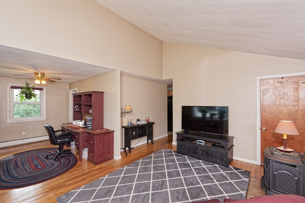 7 Rollinson Road Worcester, MA 01606 - Photo 5 of 33 Gallery Image 5