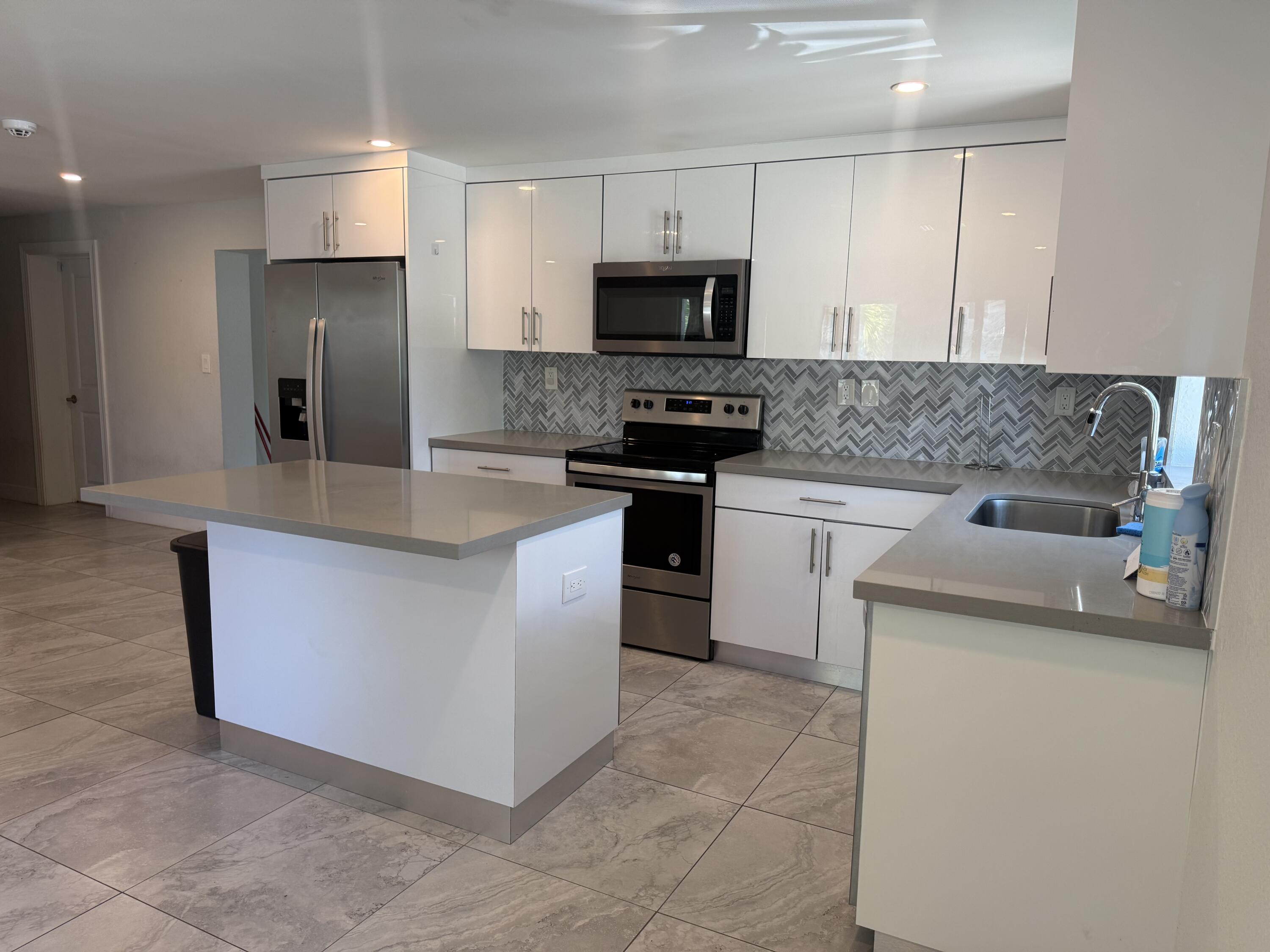 424 Collins Street Key Largo, FL 33037 - Photo 3 of 4 Updated Kitchen