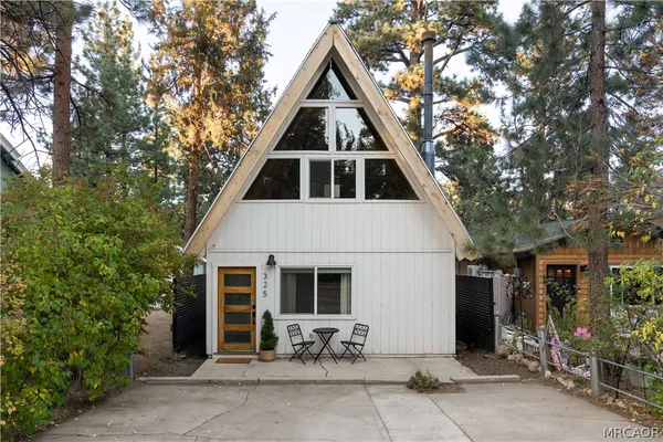 $3,200 | 325 East Barker Boulevard, Big Bear City, CA 92314