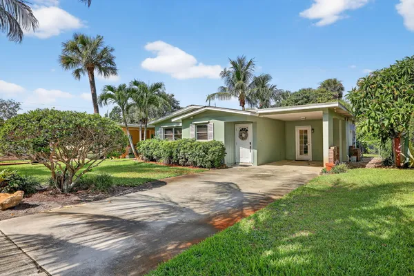 $435,900 | 262 Southeast Monterey Avenue, Stuart, FL 34996