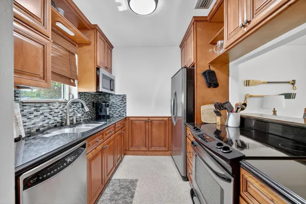 $435,900 | 262 Southeast Monterey Avenue, Stuart, FL 34996