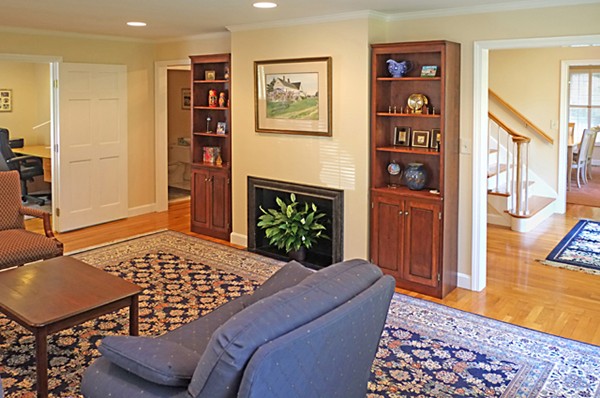 8 Rangeley Road Winchester, MA 01890 - Photo 4 of 24