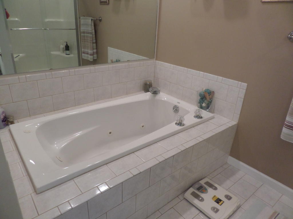 102 East Melbourne Road Oak Ridge, TN 37830 - Photo 13 of 34 Master Bathroom