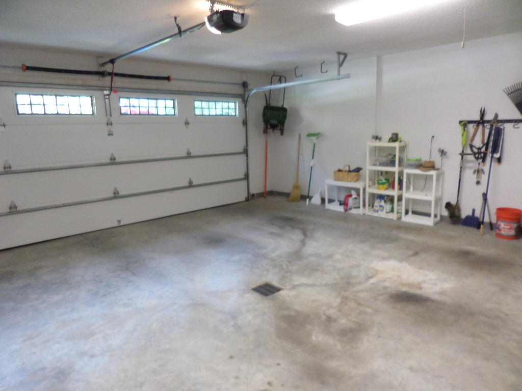 102 East Melbourne Road Oak Ridge, TN 37830 - Photo 29 of 34 Two Car Garage