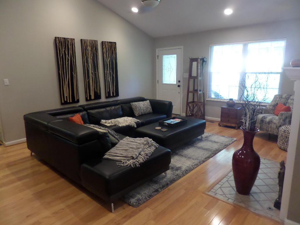 102 East Melbourne Road Oak Ridge, TN 37830 - Photo 4 of 34 Living Room