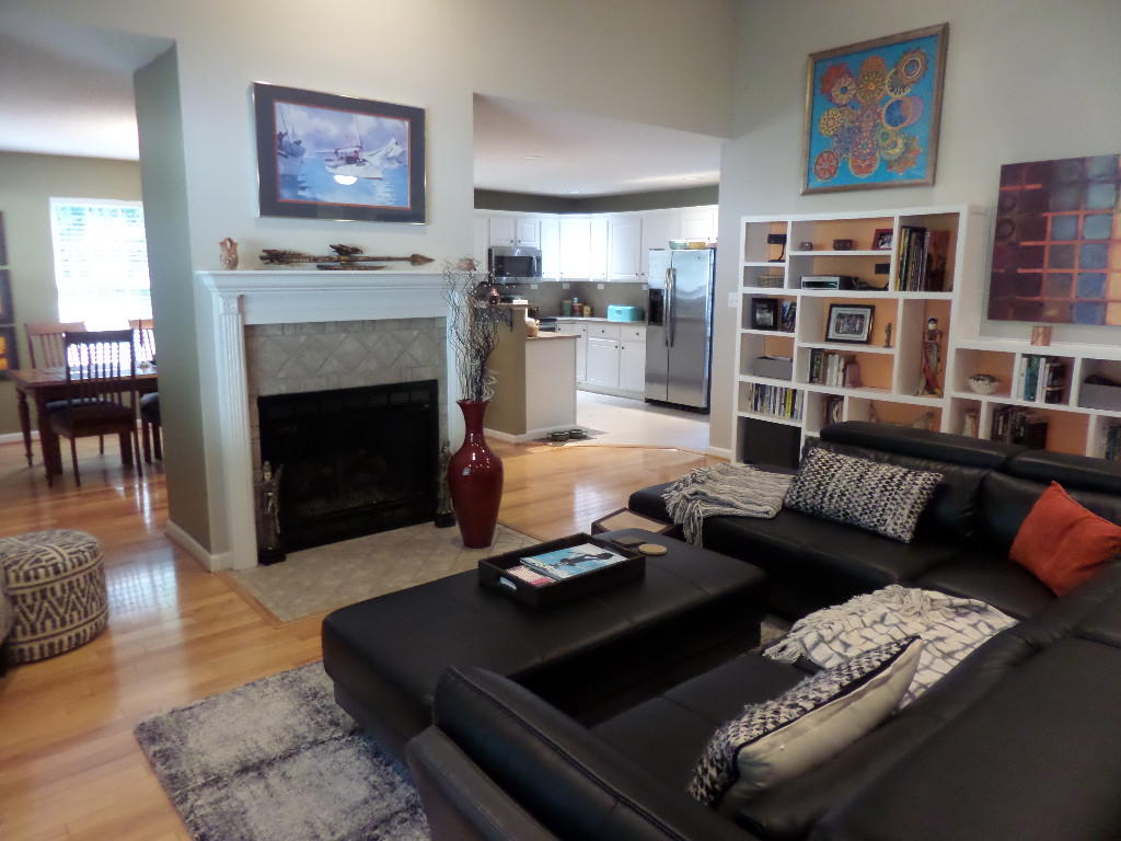 102 East Melbourne Road Oak Ridge, TN 37830 - Photo 5 of 34 Living Room