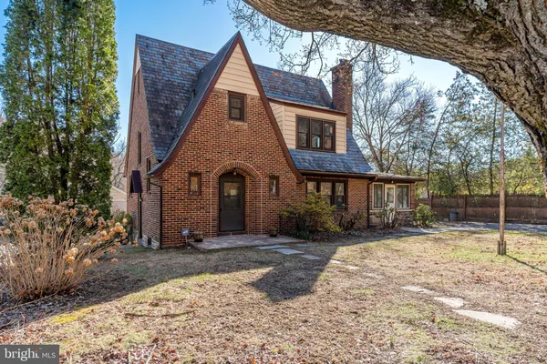 $2,850 | 20 Easton Road, Riegelsville, PA 18077