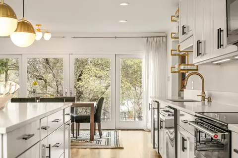 $1,075,000 | 5602 Blueridge Court, Austin, TX 78731