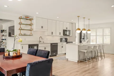 $1,075,000 | 5602 Blueridge Court, Austin, TX 78731