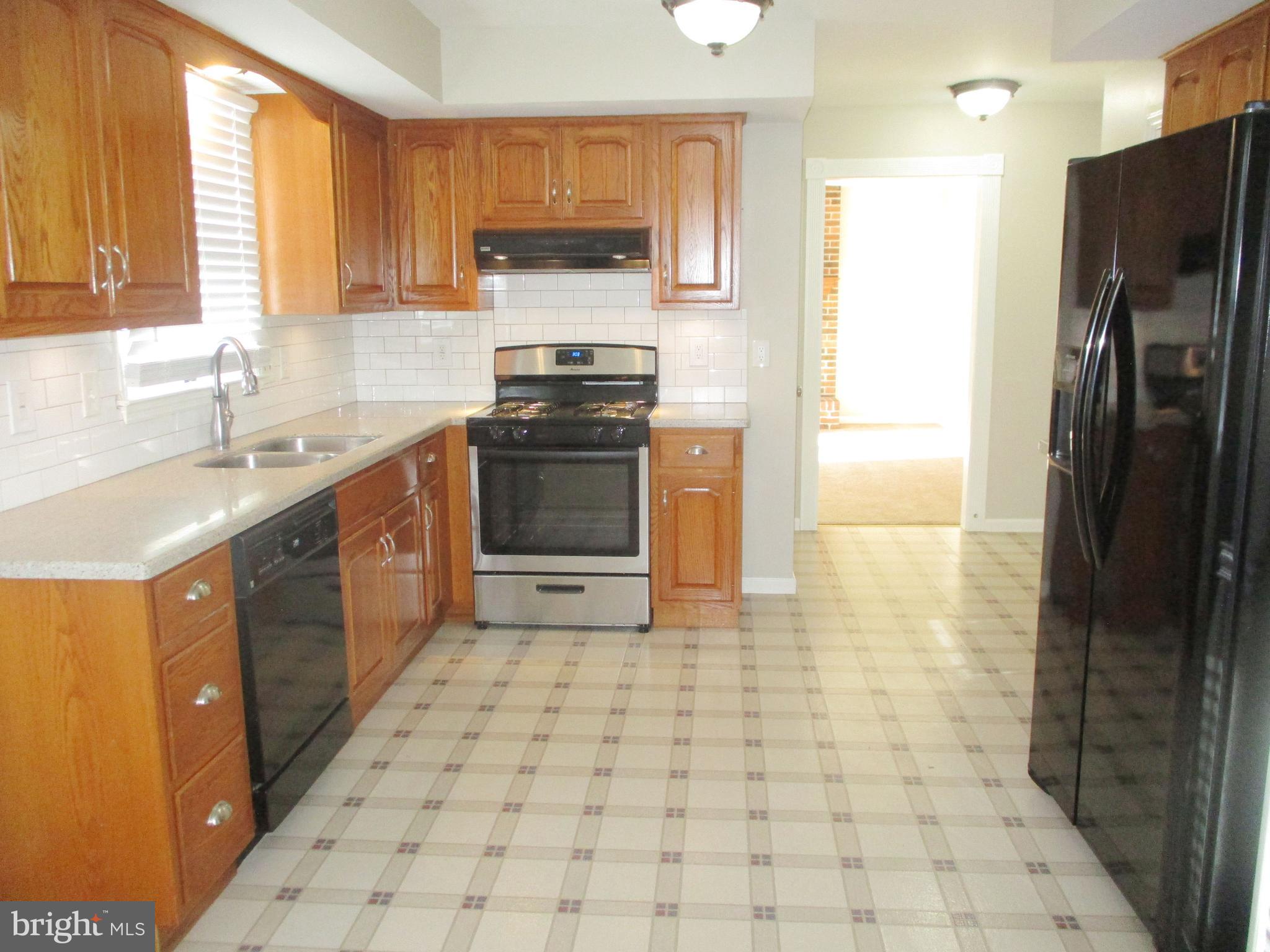 221 Sunrise Road Reading, PA 19606 - Photo 4 of 15 Gallery Image 4