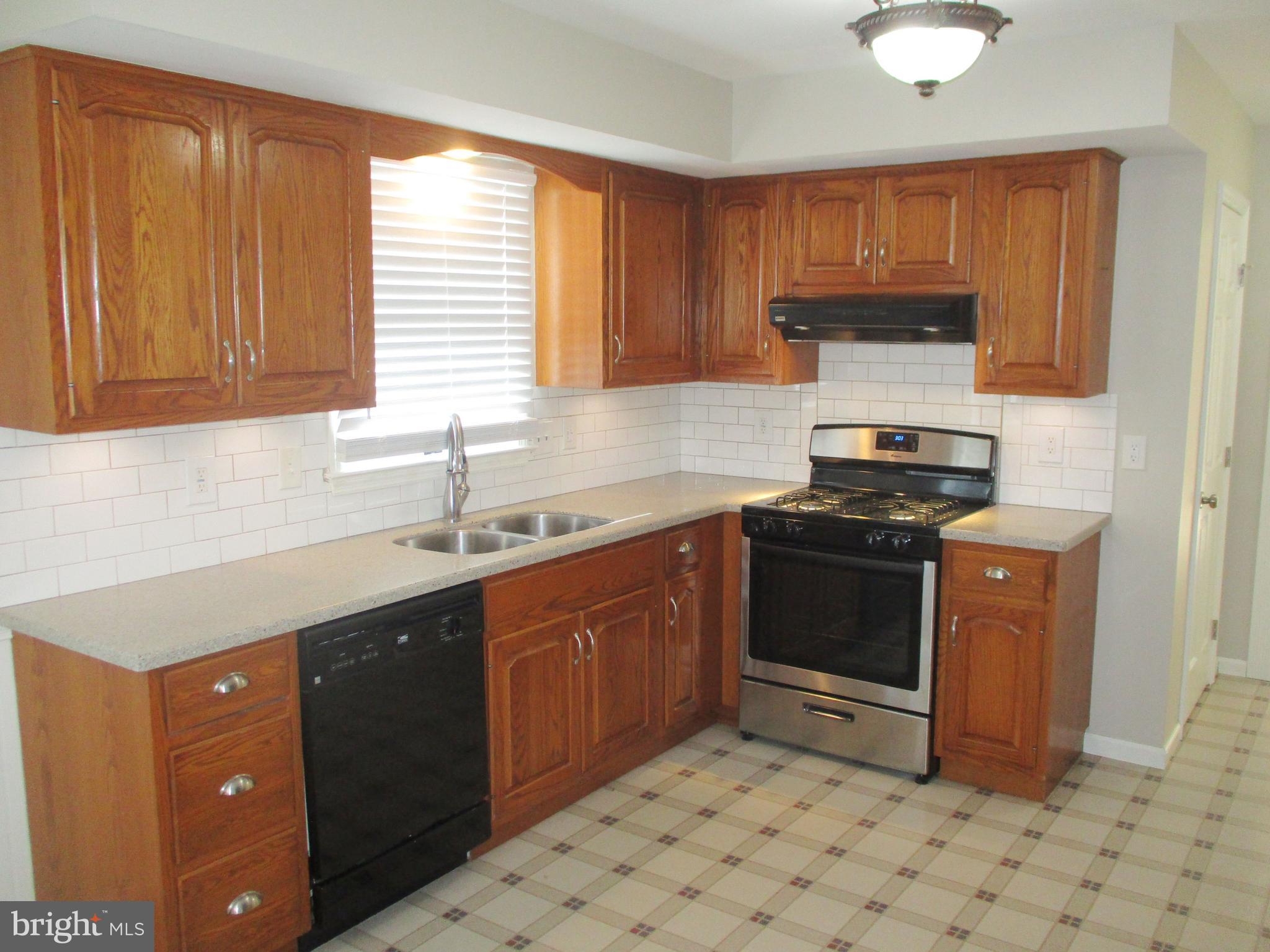 221 Sunrise Road Reading, PA 19606 - Photo 5 of 15 Gallery Image 5