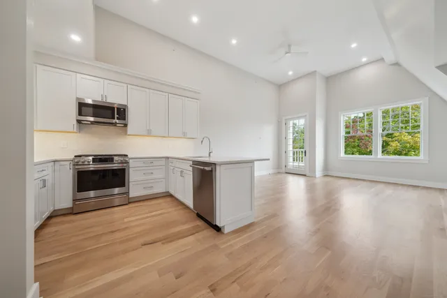 $6,695 | 8 Husted Lane, Unit 2D, New Canaan, CT 06840