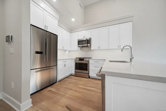 $6,695 | 8 Husted Lane, Unit 2D, New Canaan, CT 06840