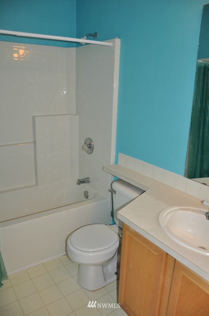 459 Queen Avenue Northeast, Unit 302 Renton, WA 98056 - Photo 14 of 18 Gallery Image 14