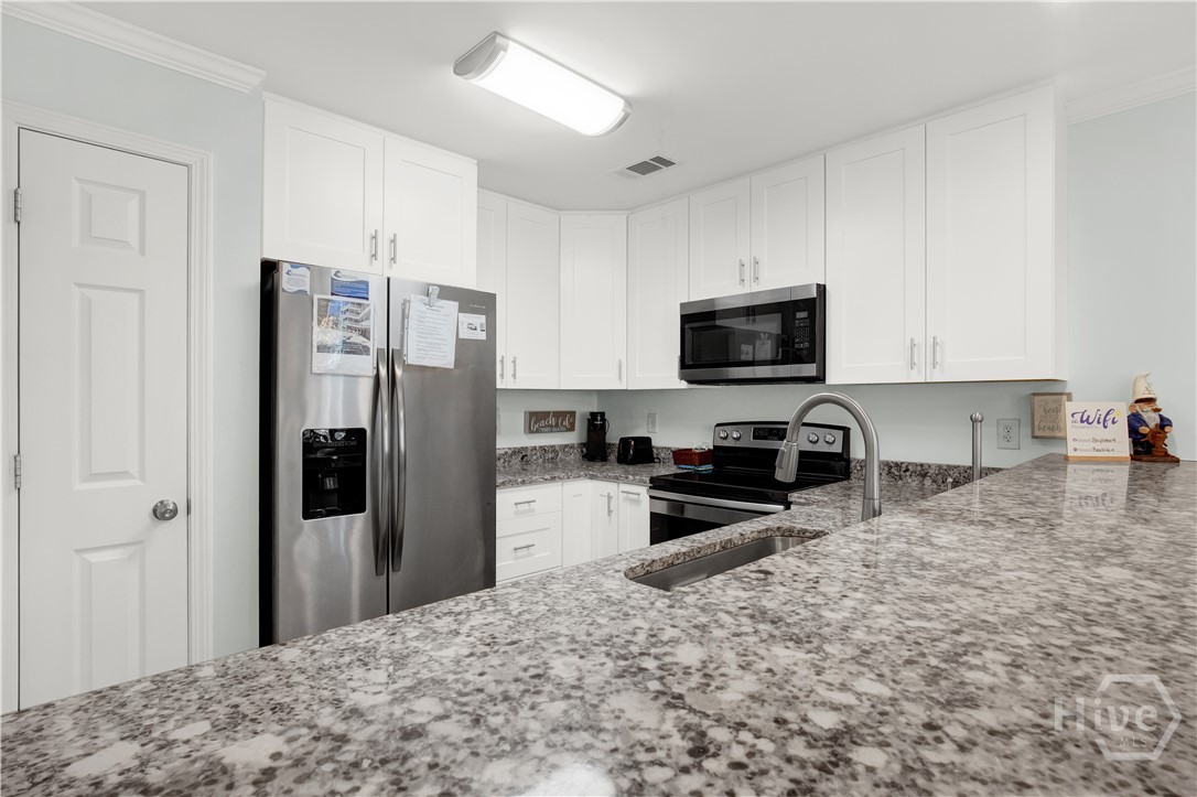 8 Silver Avenue, Unit 4 Tybee Island, GA 31328 - Photo 6 of 38