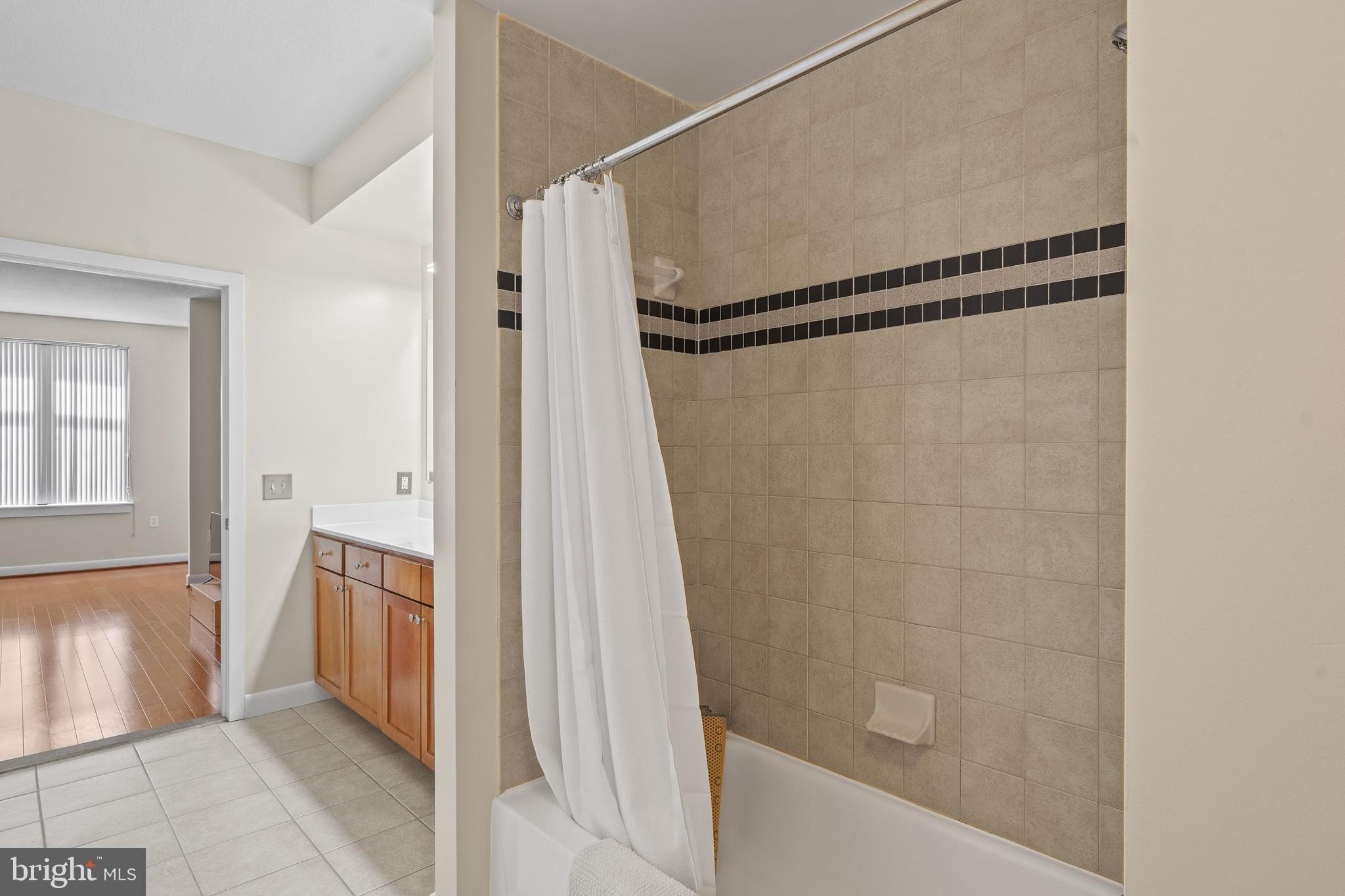 400 Massachusetts Avenue Northwest, Unit 421 Washington, DC 20001 - Photo 21 of 48