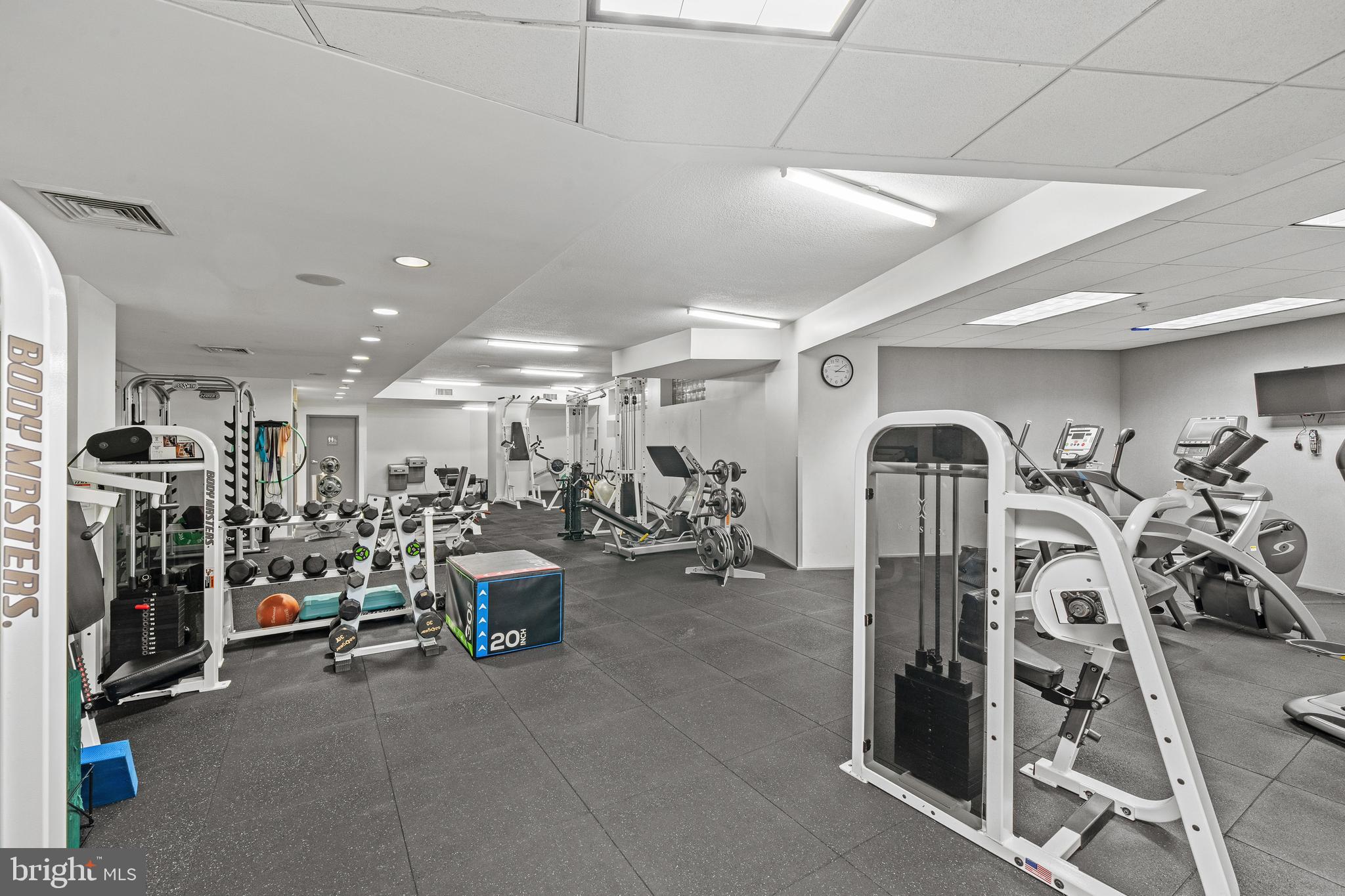 400 Massachusetts Avenue Northwest, Unit 421 Washington, DC 20001 - Photo 40 of 48