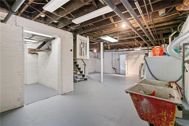 a view of a storage & utility room