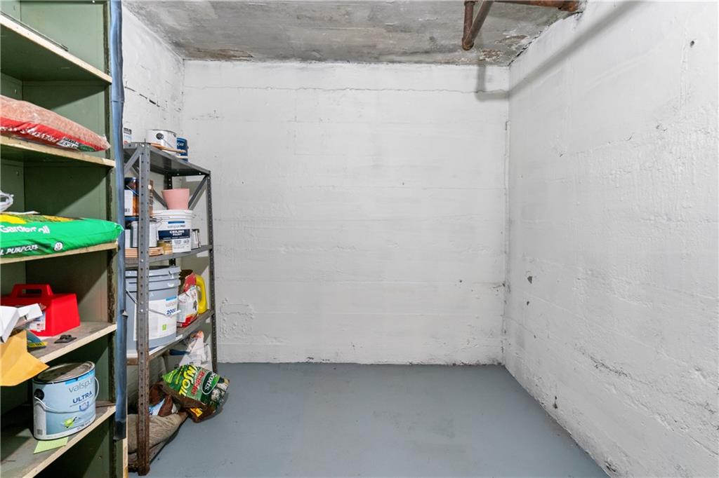 6418 Landview Road Pittsburgh, PA 15217 - Photo 42 of 45 a view of walk in closet with clothes