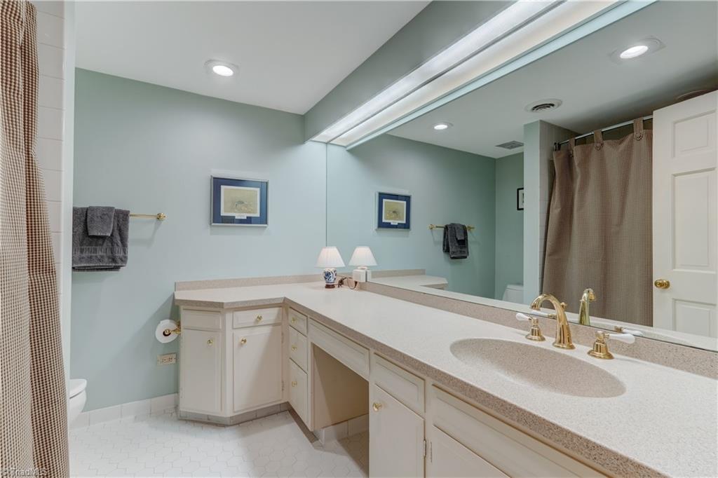 301 Cascade Drive, Unit B2 High Point, NC 27265 - Photo 18 of 23