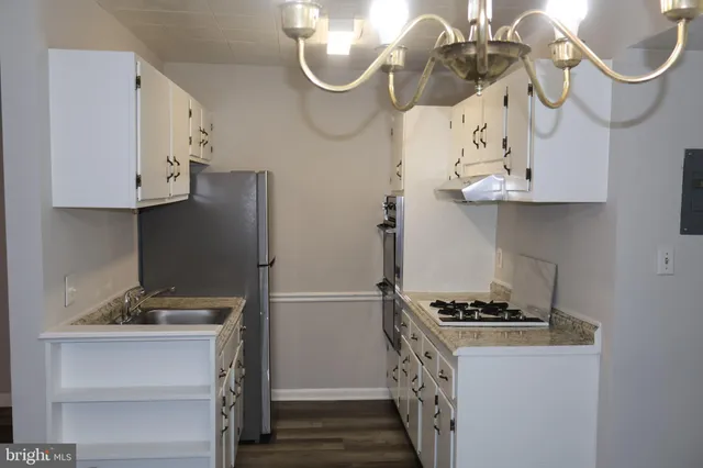 $2,200 | 4951 Americana Drive, Unit T6, Annandale, VA 22003