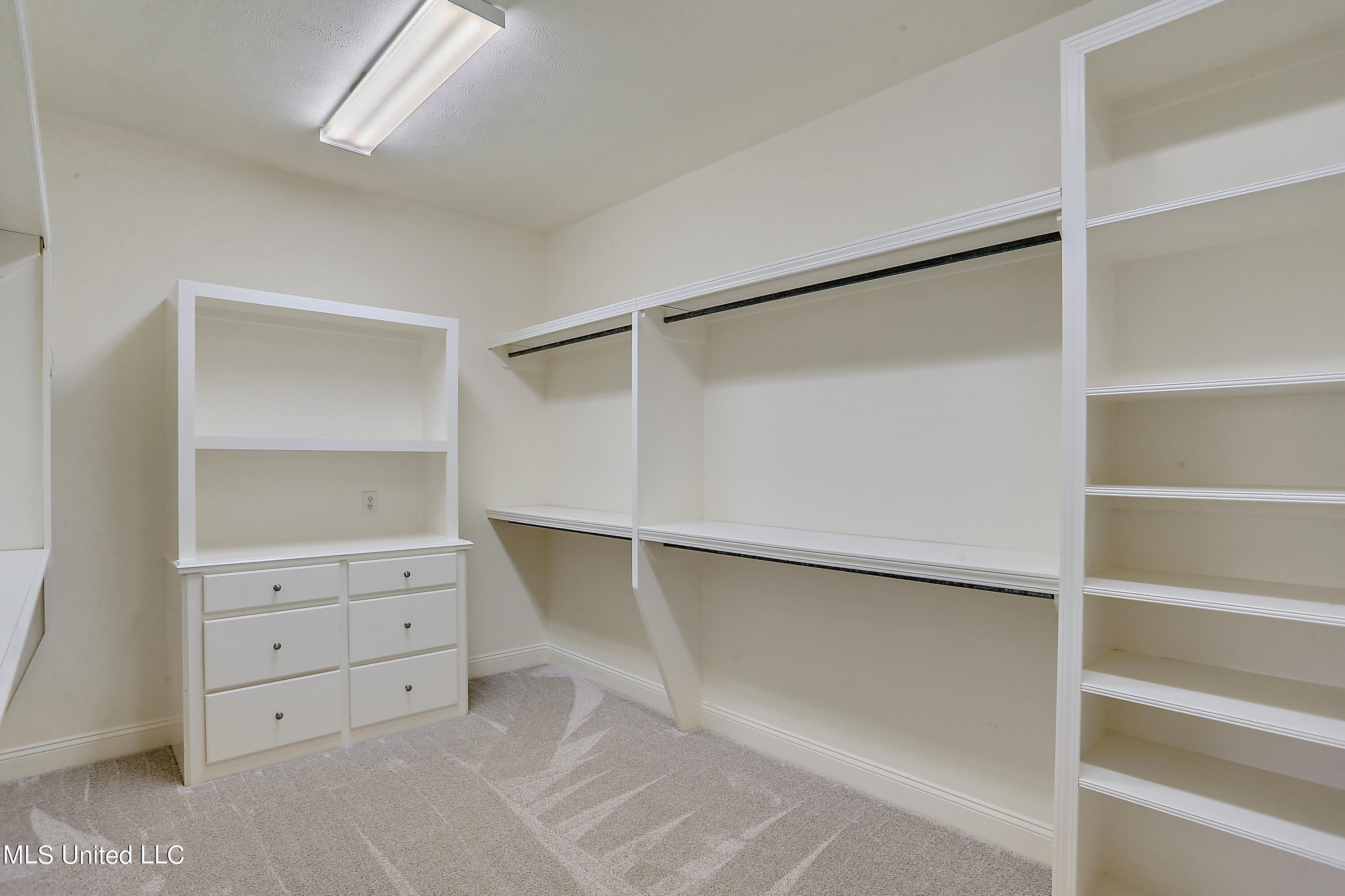 919 Ridgeside Drive Brandon, MS 39042 - Photo 25 of 38 master closet
