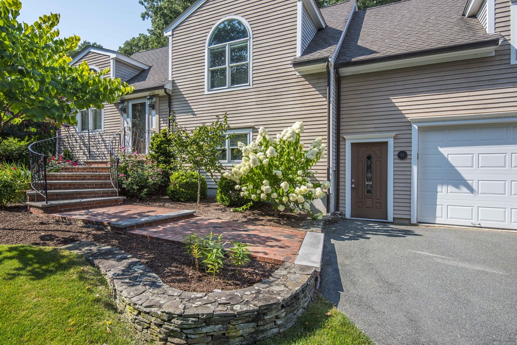 63 Olde Forge Road Hanover, MA 02339 - Photo 6 of 27 Gallery Image 6