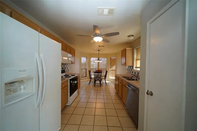 $1,800 | 1625 Kelly Lane, Royse City, TX 75189