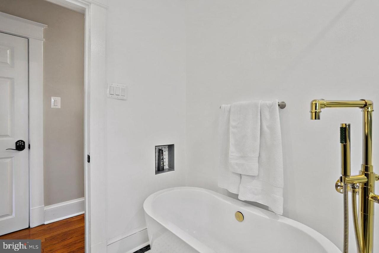 2347 South Arlington Ridge Road Arlington, VA 22202 - Photo 19 of 42 Elegant bathroom with modern fixtures.