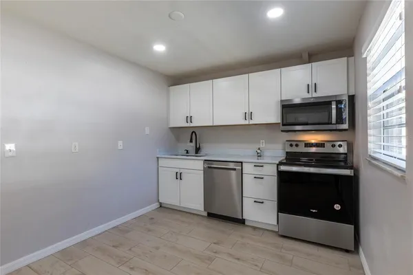 $2,295 | 6521 South Englewood Avenue, Tampa, FL 33611