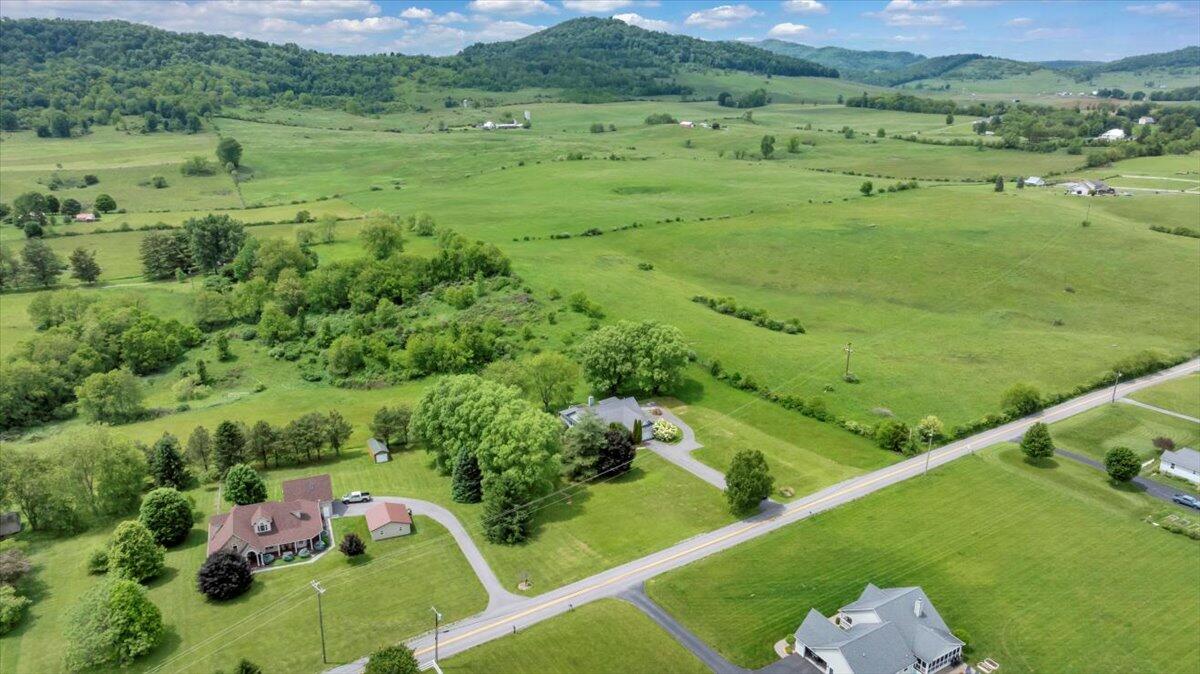 2747 Fairview Road Lewisburg, WV 24901 - Photo 58 of 81 Gallery Image 58
