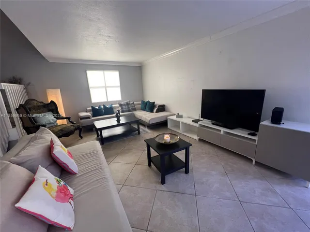$430,000 | West End, Miami, FL 33185