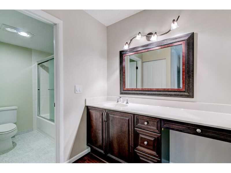 9284 Vista Del Lago, Unit 34D Boca Raton, FL 33428 - Photo 4 of 30 Bathroom Master.