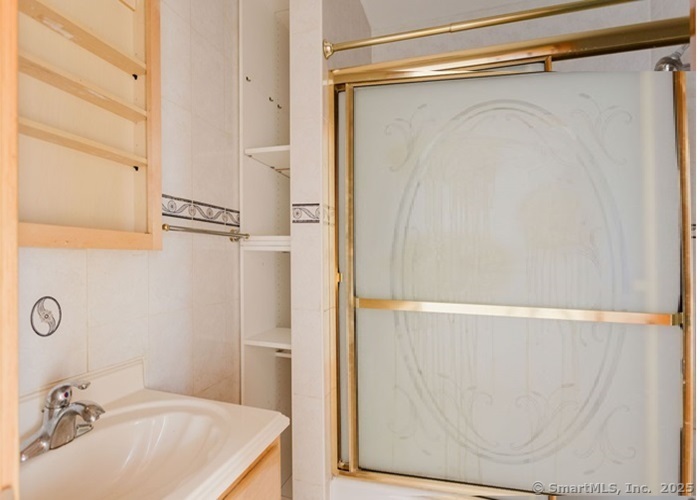 32 Marshall Avenue Trumbull, CT 06611 - Photo 20 of 21