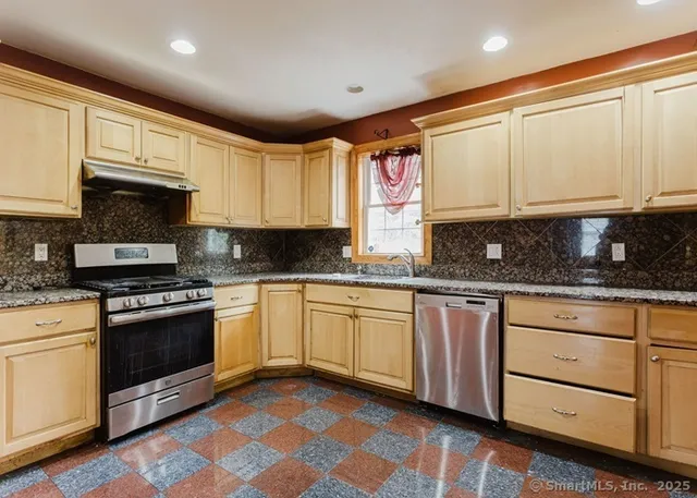 $545,300 | 32 Marshall Avenue, Trumbull, CT 06611